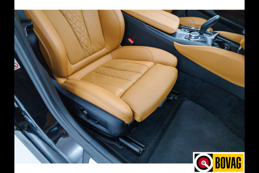 BMW 5 Serie 545e xDrive High Executive M-sport 394 PK | Pano | Trekhaak elec. | Volledig leder 360 Camera, Stoel- en stuurverwarming