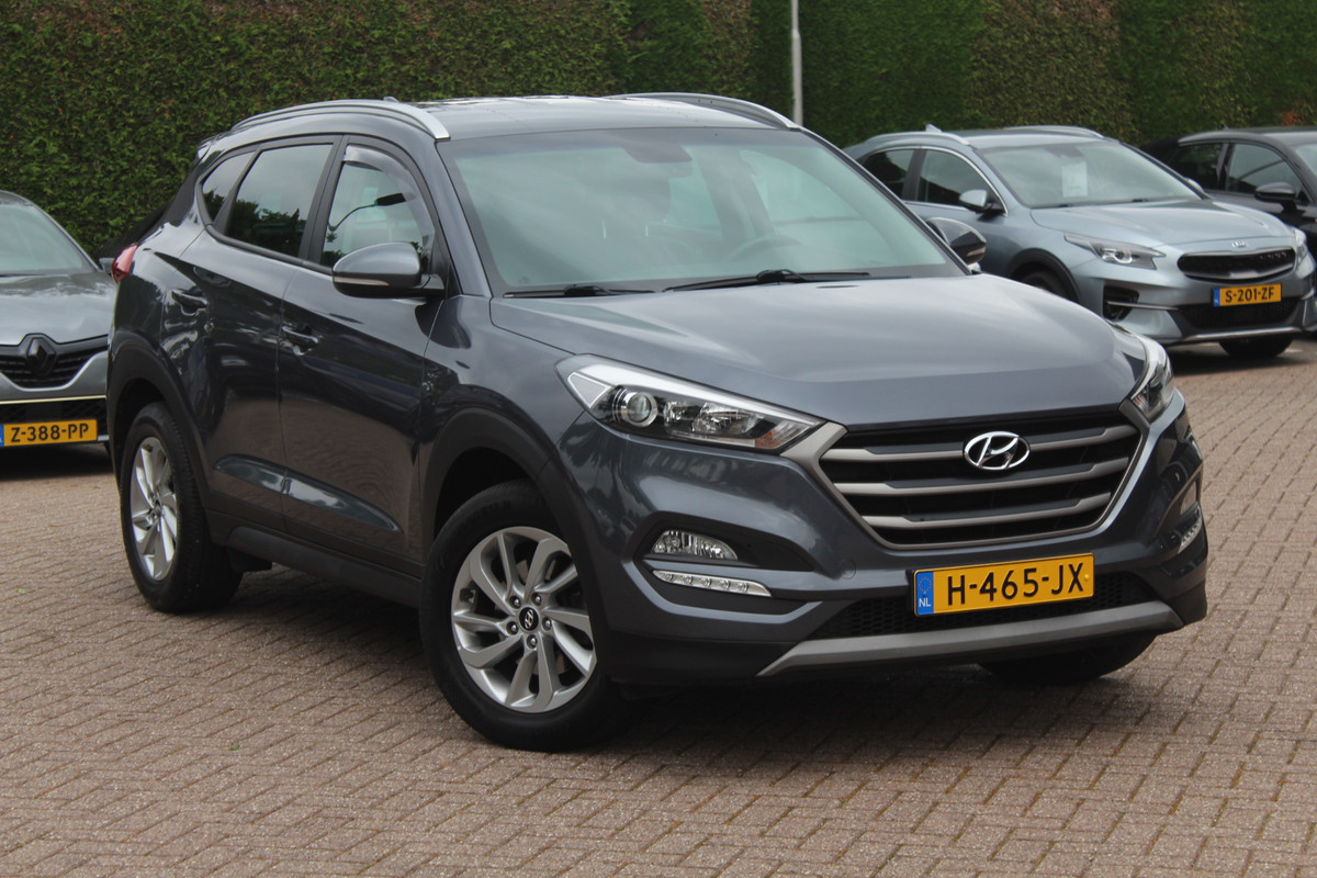Hyundai Tucson 1.6 GDi Comfort / Camera / Leder / Navigatie / 17'' / Stoelverwarming 4x / DAB / Cruise Control Hyundai Tucson 1.6 GDi Comfort / Camera / Leder / Navigatie / 17'' / Stoelverwarming 4x / DAB / Cruise Control