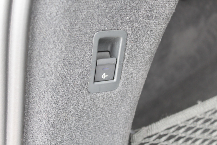 Audi A6 Avant 55 TFSI quattro Design Pro Line Plus / Trekhaak / Camera / Head-up / Achterasbesturing / Luchtvering / Softclose / B&O / Leder / Interieurvoorverwarming / Dodehoek / DAB / ACC / Stoelverwarming 4x