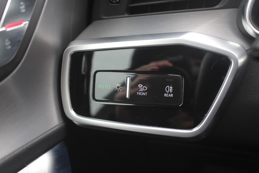 Audi A6 Avant 55 TFSI quattro Design Pro Line Plus / Trekhaak / Camera / Head-up / Achterasbesturing / Luchtvering / Softclose / B&O / Leder / Interieurvoorverwarming / Dodehoek / DAB / ACC / Stoelverwarming 4x