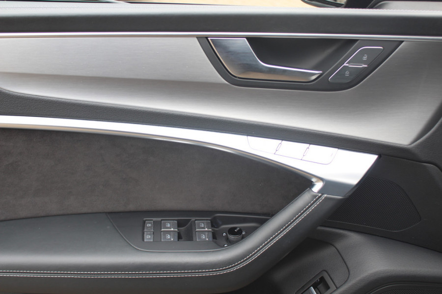 Audi A6 Avant 55 TFSI quattro Design Pro Line Plus / Trekhaak / Camera / Head-up / Achterasbesturing / Luchtvering / Softclose / B&O / Leder / Interieurvoorverwarming / Dodehoek / DAB / ACC / Stoelverwarming 4x