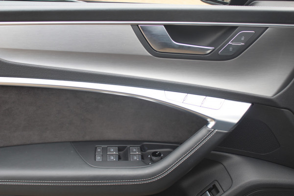 Audi A6 Avant 55 TFSI quattro Design Pro Line Plus / Trekhaak / Camera / Head-up / Achterasbesturing / Luchtvering / Softclose / B&O / Leder / Interieurvoorverwarming / Dodehoek / DAB / ACC / Stoelverwarming 4x