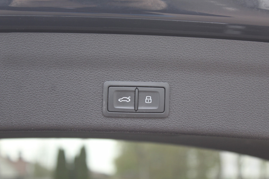Audi A6 Avant 55 TFSI quattro Design Pro Line Plus / Trekhaak / Camera / Head-up / Achterasbesturing / Luchtvering / Softclose / B&O / Leder / Interieurvoorverwarming / Dodehoek / DAB / ACC / Stoelverwarming 4x