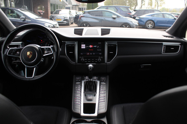 Porsche Macan 2.0 / Panoramadak / Luchtvering / NL Auto / 79.843 km / Dealer onderhouden.