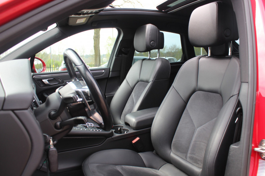 Porsche Macan 2.0 / Panoramadak / Luchtvering / NL Auto / 79.843 km / Dealer onderhouden.
