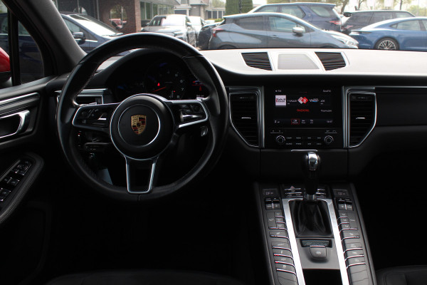 Porsche Macan 2.0 / Panoramadak / Luchtvering / NL Auto / 79.843 km / Dealer onderhouden.