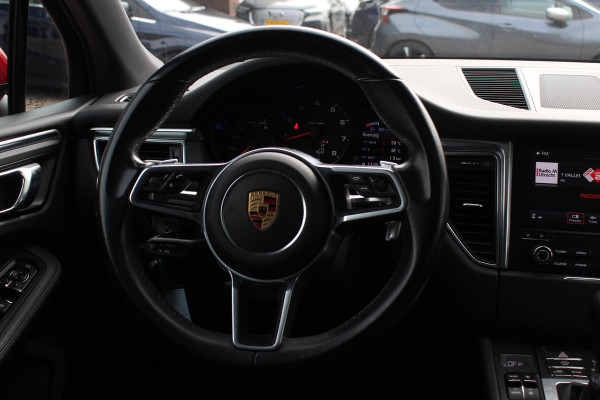 Porsche Macan 2.0 / Panoramadak / Luchtvering / NL Auto / 79.843 km / Dealer onderhouden.
