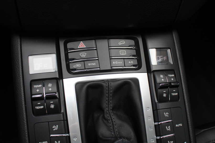 Porsche Macan 2.0 / Panoramadak / Luchtvering / NL Auto / 79.843 km / Dealer onderhouden.