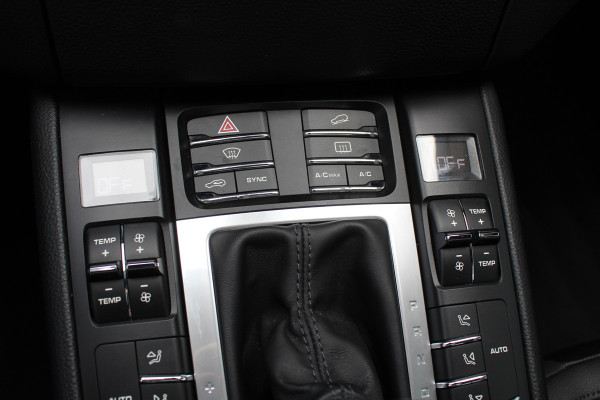 Porsche Macan 2.0 / Panoramadak / Luchtvering / NL Auto / 79.843 km / Dealer onderhouden.