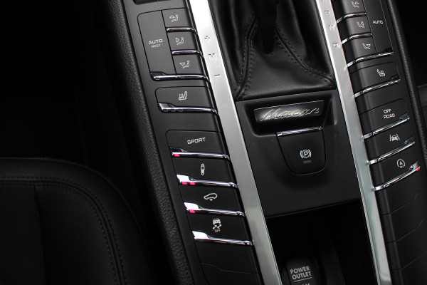 Porsche Macan 2.0 / Panoramadak / Luchtvering / NL Auto / 79.843 km / Dealer onderhouden.