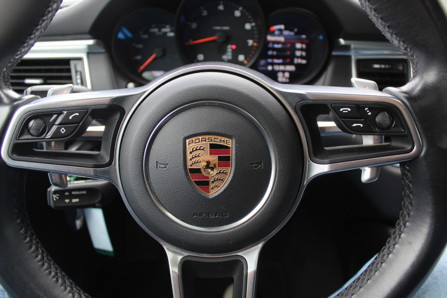 Porsche Macan 2.0 / Panoramadak / Luchtvering / NL Auto / 79.843 km / Dealer onderhouden.