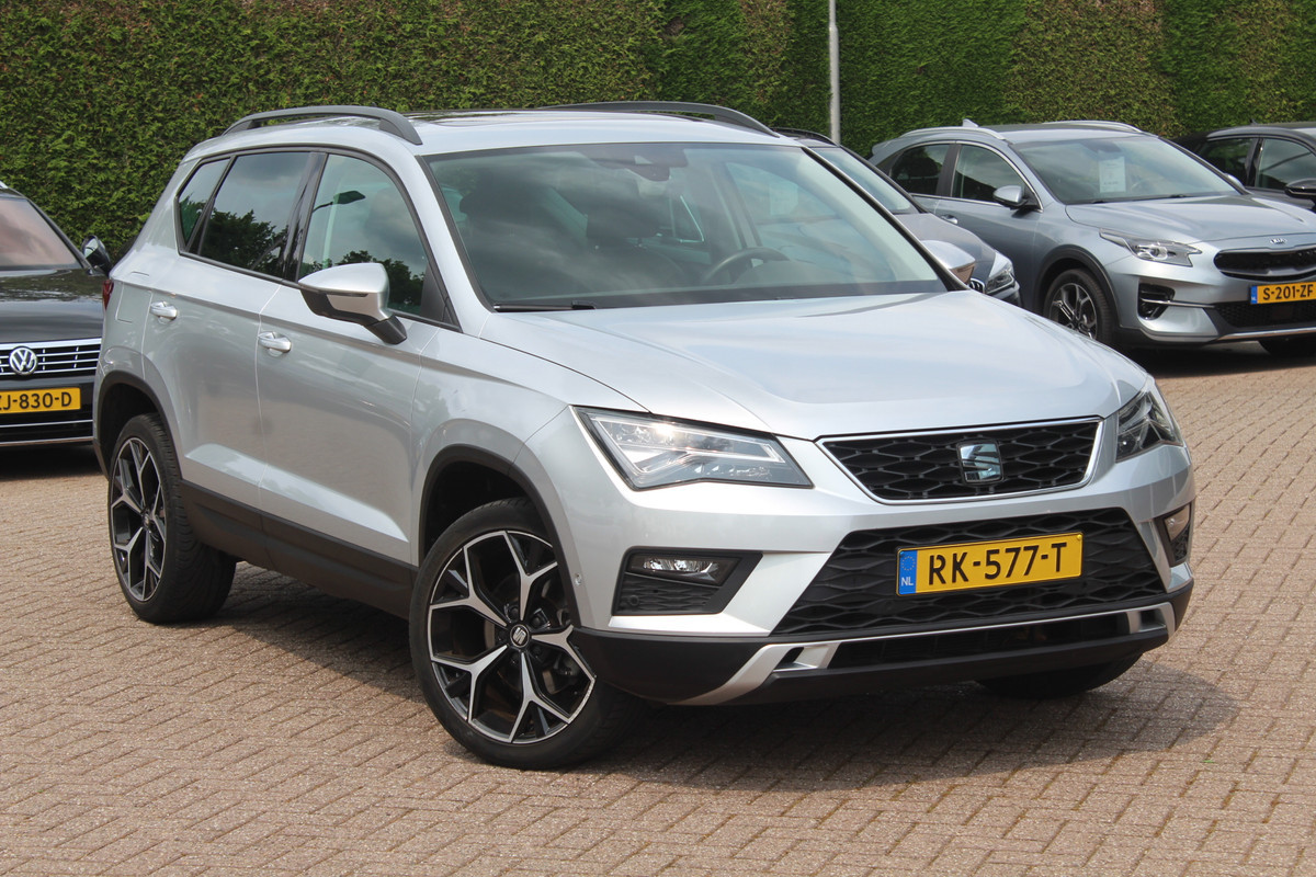 Seat Ateca 1.4 EcoTSI Style / Trekhaak / Panoramadak / Camera / 18'' / Navigatie / LED Koplampen / Dodehoek / DAB / ACC Seat Ateca 1.4 EcoTSI Style / Trekhaak / Panoramadak / Camera / 18'' / Navigatie / LED Koplampen / Dodehoek / DAB / ACC