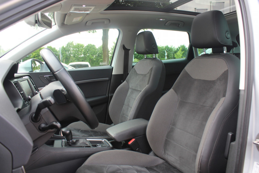 Seat Ateca 1.4 EcoTSI Style / Trekhaak / Panoramadak / Camera / 18'' / Navigatie / LED Koplampen / Dodehoek / DAB / ACC