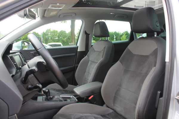 Seat Ateca 1.4 EcoTSI Style / Trekhaak / Panoramadak / Camera / 18'' / Navigatie / LED Koplampen / Dodehoek / DAB / ACC