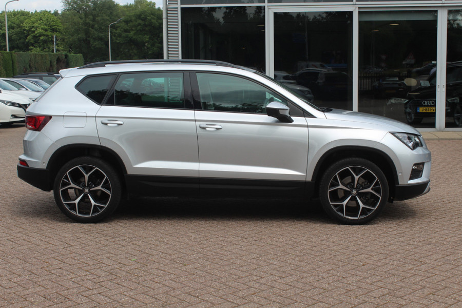 Seat Ateca 1.4 EcoTSI Style / Trekhaak / Panoramadak / Camera / 18'' / Navigatie / LED Koplampen / Dodehoek / DAB / ACC