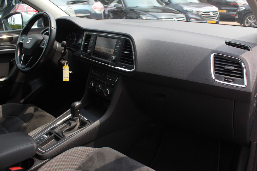 Seat Ateca 1.4 EcoTSI Style / Trekhaak / Panoramadak / Camera / 18'' / Navigatie / LED Koplampen / Dodehoek / DAB / ACC