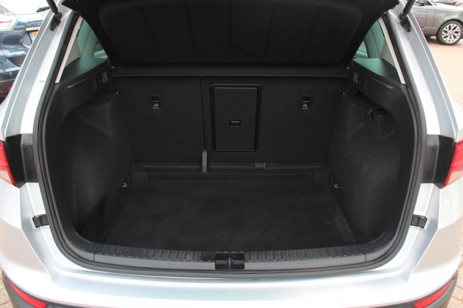 Seat Ateca 1.4 EcoTSI Style / Trekhaak / Panoramadak / Camera / 18'' / Navigatie / LED Koplampen / Dodehoek / DAB / ACC