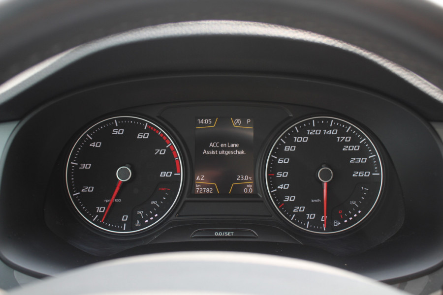 Seat Ateca 1.4 EcoTSI Style / Trekhaak / Panoramadak / Camera / 18'' / Navigatie / LED Koplampen / Dodehoek / DAB / ACC
