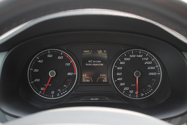 Seat Ateca 1.4 EcoTSI Style / Trekhaak / Panoramadak / Camera / 18'' / Navigatie / LED Koplampen / Dodehoek / DAB / ACC