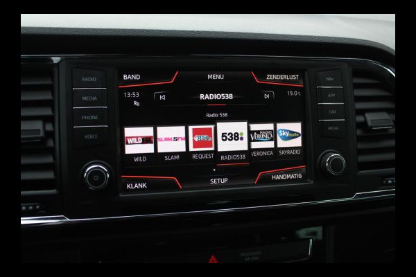 Seat Ateca 1.4 EcoTSI Style / Trekhaak / Panoramadak / Camera / 18'' / Navigatie / LED Koplampen / Dodehoek / DAB / ACC