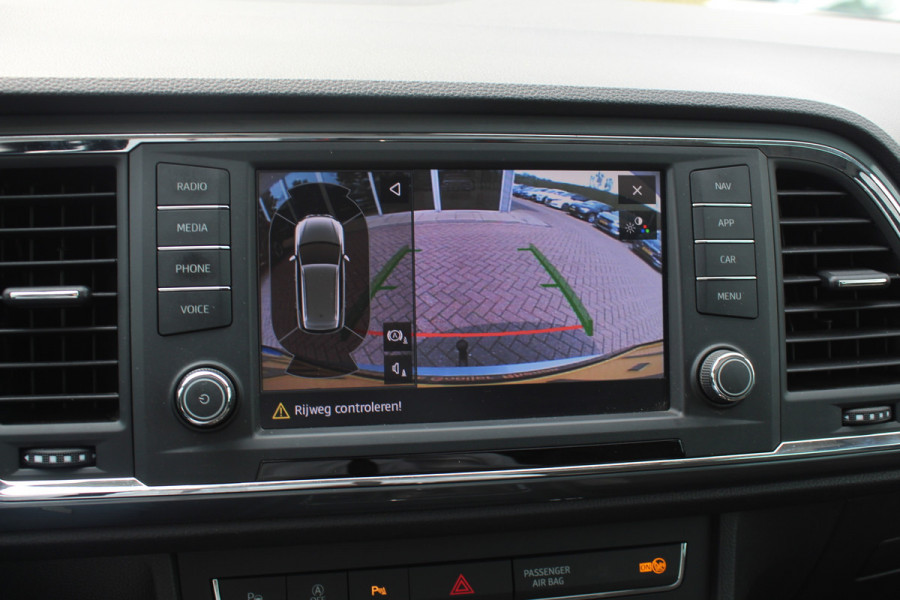 Seat Ateca 1.4 EcoTSI Style / Trekhaak / Panoramadak / Camera / 18'' / Navigatie / LED Koplampen / Dodehoek / DAB / ACC