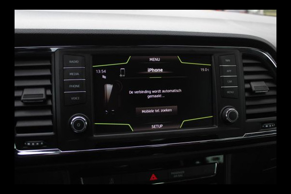 Seat Ateca 1.4 EcoTSI Style / Trekhaak / Panoramadak / Camera / 18'' / Navigatie / LED Koplampen / Dodehoek / DAB / ACC