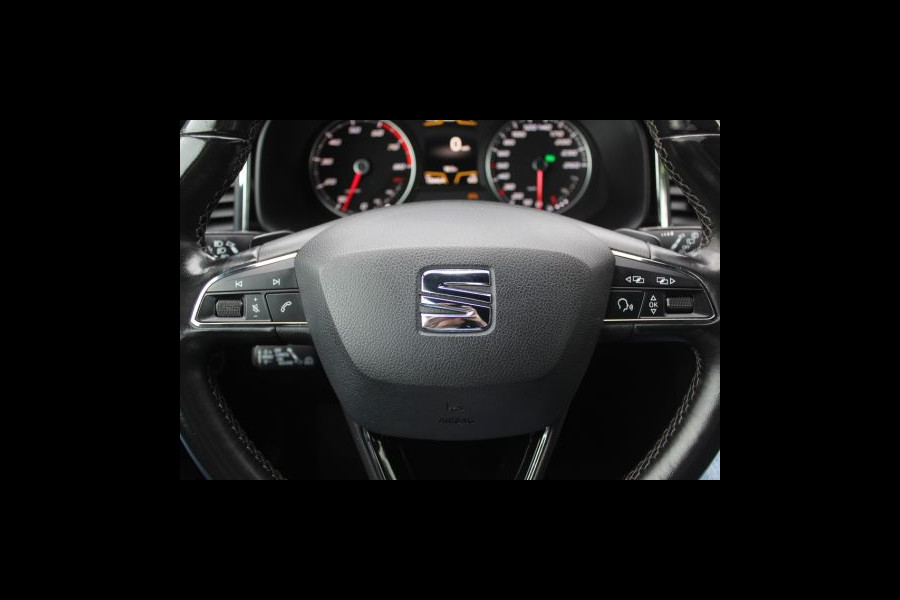 Seat Ateca 1.4 EcoTSI Style / Trekhaak / Panoramadak / Camera / 18'' / Navigatie / LED Koplampen / Dodehoek / DAB / ACC