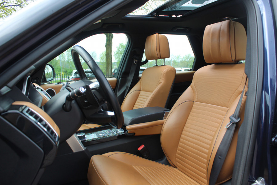 Land Rover Discovery 2.0 Td4 HSE Luxury / Trekhaak / Panoramadak / Camera / 22'' / Luchtvering / Keyless / DAB / Cruise Control