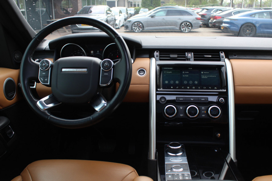 Land Rover Discovery 2.0 Td4 HSE Luxury / Trekhaak / Panoramadak / Camera / 22'' / Luchtvering / Keyless / DAB / Cruise Control