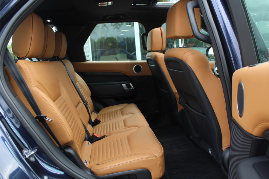 Land Rover Discovery 2.0 Td4 HSE Luxury / Trekhaak / Panoramadak / Camera / 22'' / Luchtvering / Keyless / DAB / Cruise Control
