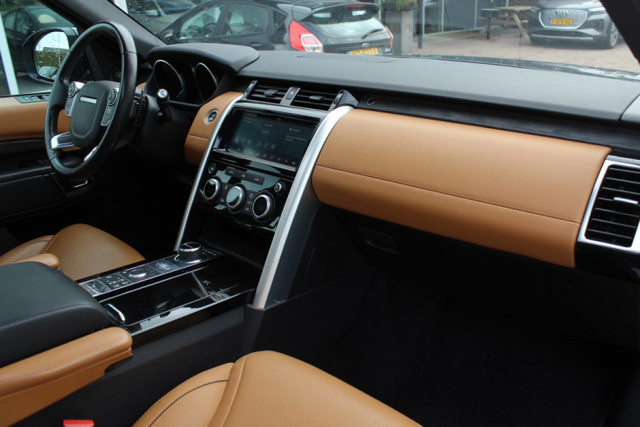 Land Rover Discovery 2.0 Td4 HSE Luxury / Trekhaak / Panoramadak / Camera / 22'' / Luchtvering / Keyless / DAB / Cruise Control
