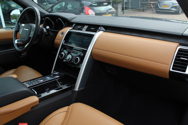 Land Rover Discovery 2.0 Td4 HSE Luxury / Trekhaak / Panoramadak / Camera / 22'' / Luchtvering / Keyless / DAB / Cruise Control