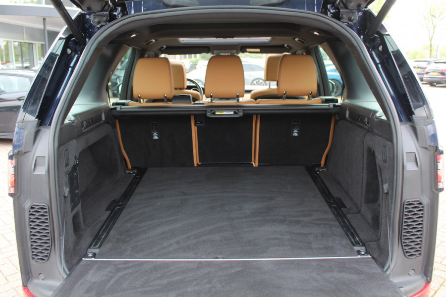 Land Rover Discovery 2.0 Td4 HSE Luxury / Trekhaak / Panoramadak / Camera / 22'' / Luchtvering / Keyless / DAB / Cruise Control