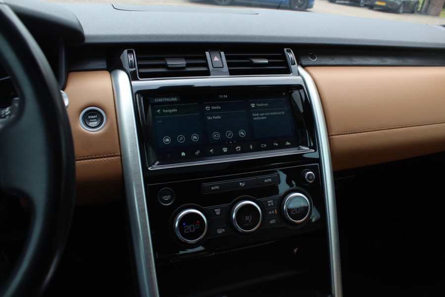 Land Rover Discovery 2.0 Td4 HSE Luxury / Trekhaak / Panoramadak / Camera / 22'' / Luchtvering / Keyless / DAB / Cruise Control