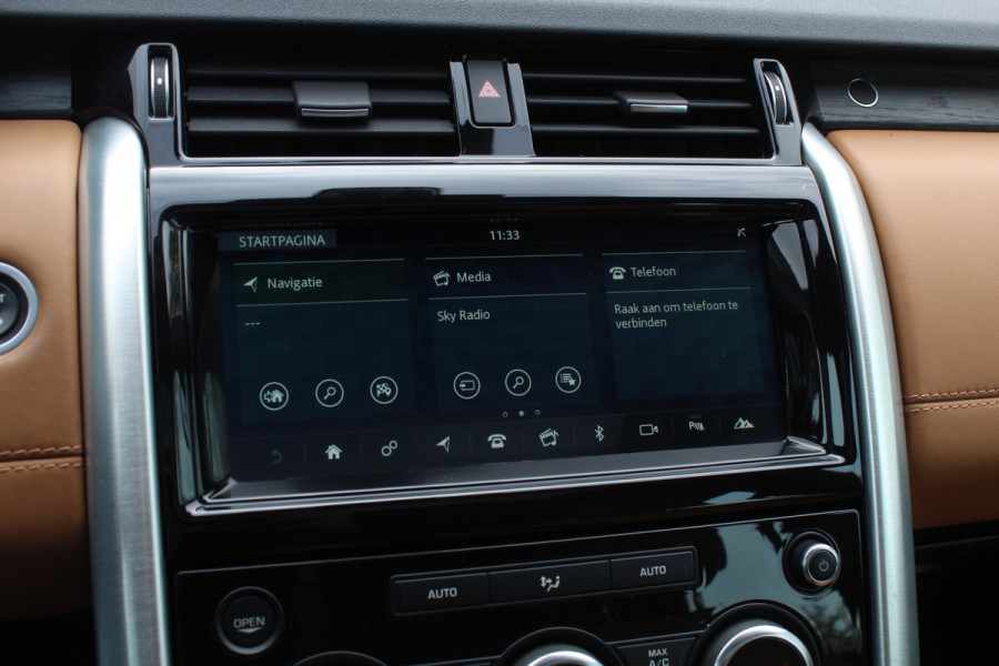 Land Rover Discovery 2.0 Td4 HSE Luxury / Trekhaak / Panoramadak / Camera / 22'' / Luchtvering / Keyless / DAB / Cruise Control