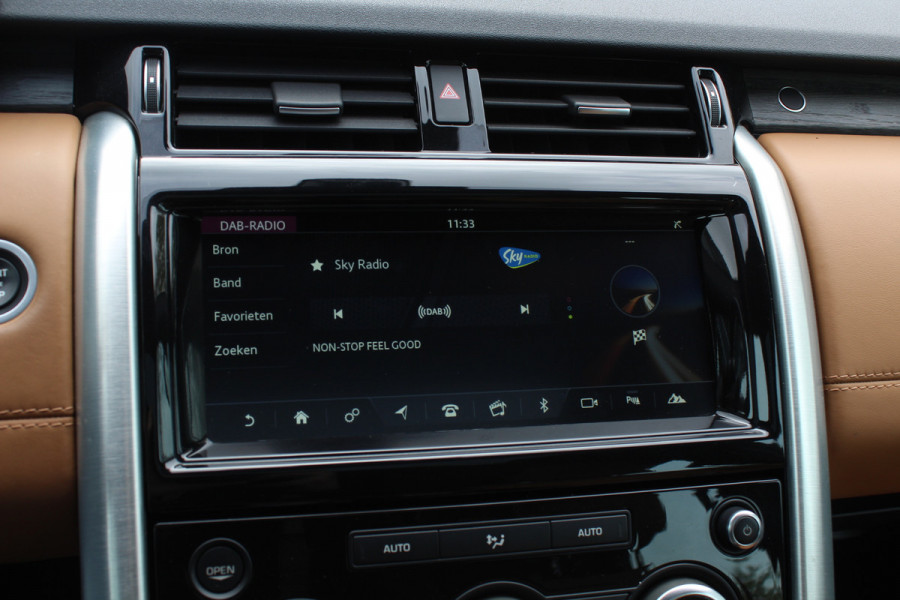 Land Rover Discovery 2.0 Td4 HSE Luxury / Trekhaak / Panoramadak / Camera / 22'' / Luchtvering / Keyless / DAB / Cruise Control