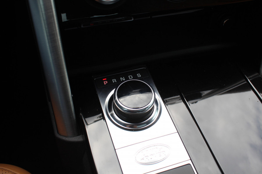 Land Rover Discovery 2.0 Td4 HSE Luxury / Trekhaak / Panoramadak / Camera / 22'' / Luchtvering / Keyless / DAB / Cruise Control