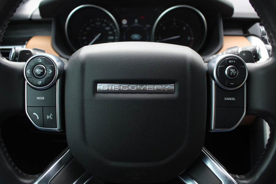 Land Rover Discovery 2.0 Td4 HSE Luxury / Trekhaak / Panoramadak / Camera / 22'' / Luchtvering / Keyless / DAB / Cruise Control