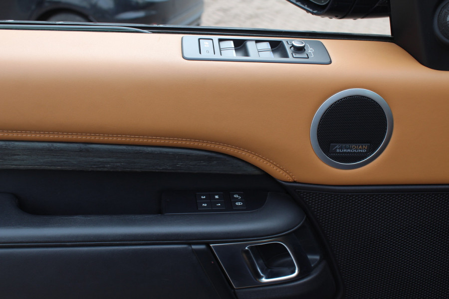 Land Rover Discovery 2.0 Td4 HSE Luxury / Trekhaak / Panoramadak / Camera / 22'' / Luchtvering / Keyless / DAB / Cruise Control