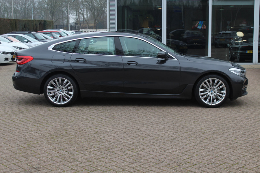 BMW 6 Serie Gran Turismo 630i High Exe. Edition 68.661 km! / Panoramadak / 360Camera / Head-up / Luchtvering / 20'' / Luxe Leder / Safety Pack / Luxury Line / Navigatie / Stoelverwarming