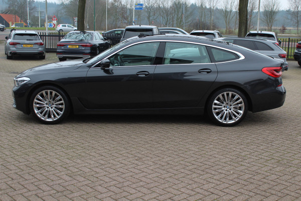 BMW 6 Serie Gran Turismo 630i High Exe. Edition 68.661 km! / Panoramadak / 360Camera / Head-up / Luchtvering / 20'' / Luxe Leder / Safety Pack / Luxury Line / Navigatie / Stoelverwarming