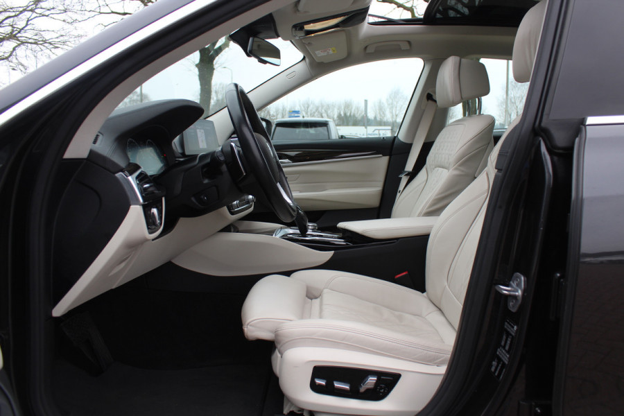 BMW 6 Serie Gran Turismo 630i High Exe. Edition 68.661 km! / Panoramadak / 360Camera / Head-up / Luchtvering / 20'' / Luxe Leder / Safety Pack / Luxury Line / Navigatie / Stoelverwarming