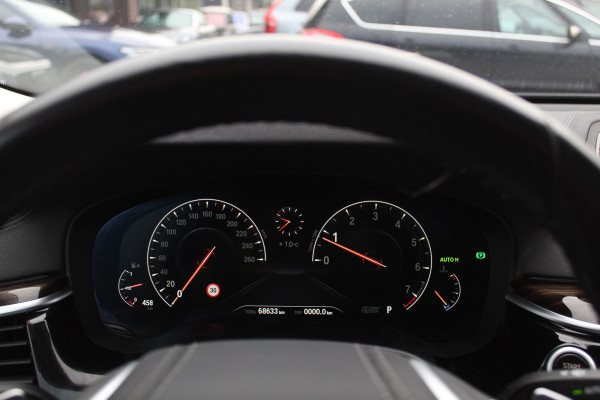 BMW 6 Serie Gran Turismo 630i High Exe. Edition 68.661 km! / Panoramadak / 360Camera / Head-up / Luchtvering / 20'' / Luxe Leder / Safety Pack / Luxury Line / Navigatie / Stoelverwarming