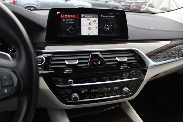 BMW 6 Serie Gran Turismo 630i High Exe. Edition 68.661 km! / Panoramadak / 360Camera / Head-up / Luchtvering / 20'' / Luxe Leder / Safety Pack / Luxury Line / Navigatie / Stoelverwarming