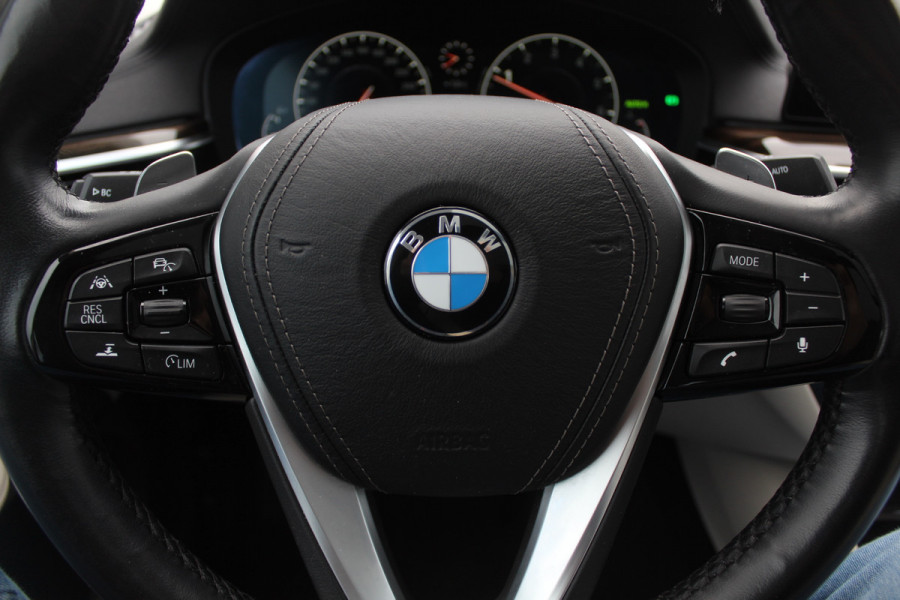 BMW 6 Serie Gran Turismo 630i High Exe. Edition 68.661 km! / Panoramadak / 360Camera / Head-up / Luchtvering / 20'' / Luxe Leder / Safety Pack / Luxury Line / Navigatie / Stoelverwarming