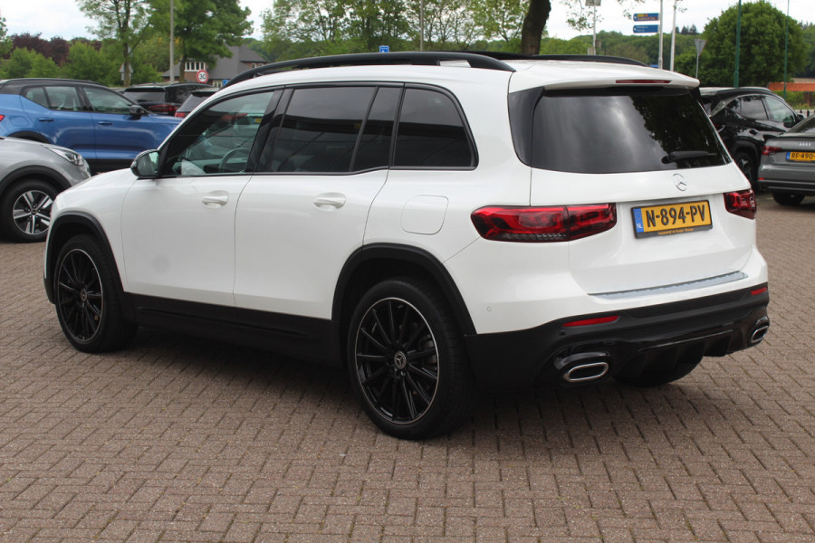 Mercedes-Benz Glb 200 Premium Plus 7p. / Panoramadak / Camera / 20'' / Sfeerverlichting / Navigatie / Dodehoek / DAB / Stoelverwarming / Cruise Control