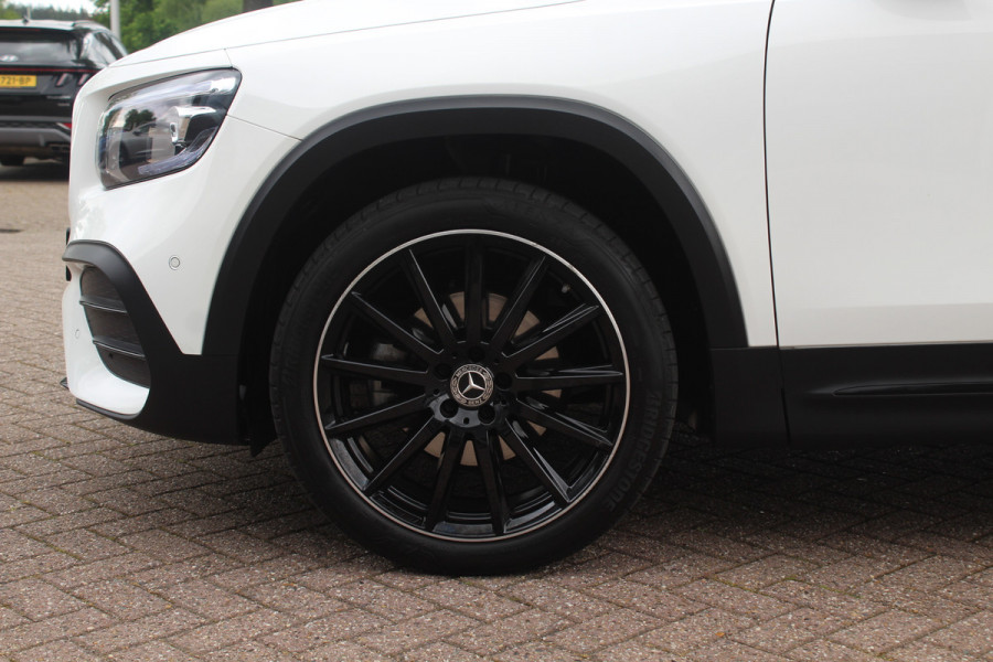 Mercedes-Benz Glb 200 Premium Plus 7p. / Panoramadak / Camera / 20'' / Sfeerverlichting / Navigatie / Dodehoek / DAB / Stoelverwarming / Cruise Control