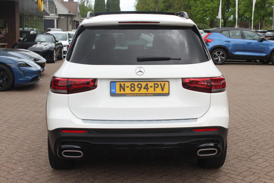 Mercedes-Benz Glb 200 Premium Plus 7p. / Panoramadak / Camera / 20'' / Sfeerverlichting / Navigatie / Dodehoek / DAB / Stoelverwarming / Cruise Control