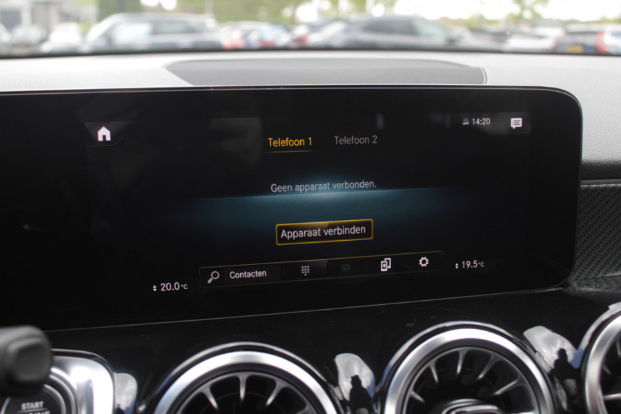 Mercedes-Benz Glb 200 Premium Plus 7p. / Panoramadak / Camera / 20'' / Sfeerverlichting / Navigatie / Dodehoek / DAB / Stoelverwarming / Cruise Control