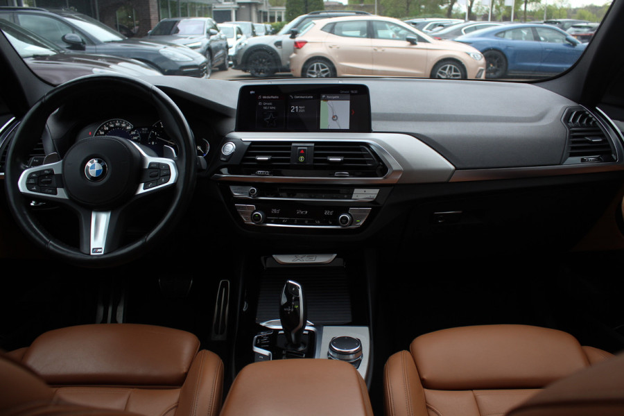 BMW X3 xDrive30i High Exe. M Sport / Trekhaak / Panoramadak / 360Camera / Head-up / Keyless / 20'' / Leder / Navigatie / ACC / Dodehoek / DAB / Stoelverwarming